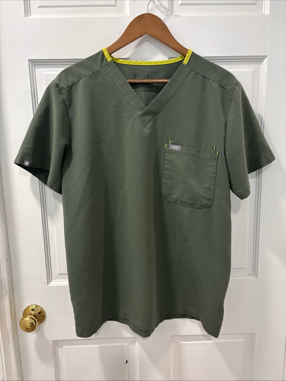 Figs Men’s Technical Collection Leon Scrub Top Size Medium Dk Green Medical